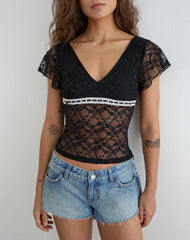 Warita Underbust Top in Lace Black