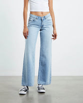 A 99 Low & Wide Jeans