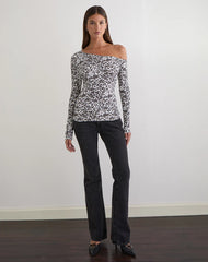 Matiah Off Shoulder Top in Jersey Blurry Leopard Grey