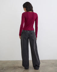 Jenji Long Sleeve Top with Pearl Button in Burgundy