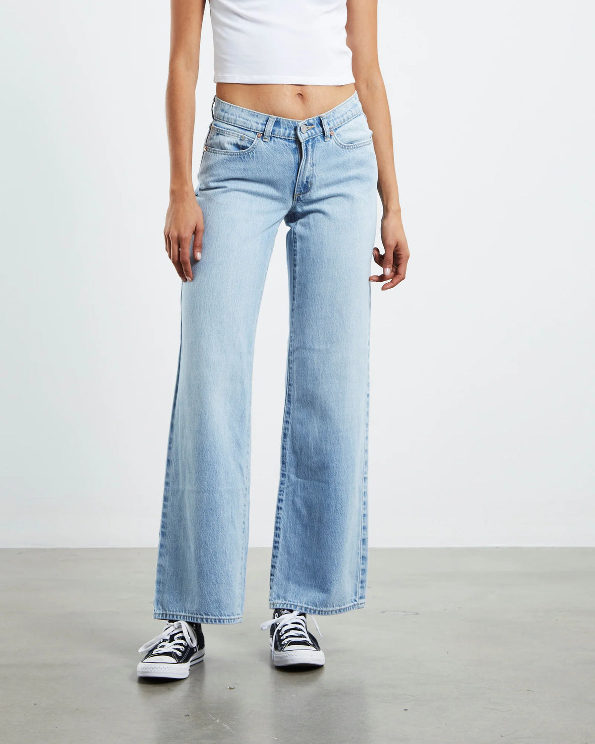 A 99 Low & Wide Jeans