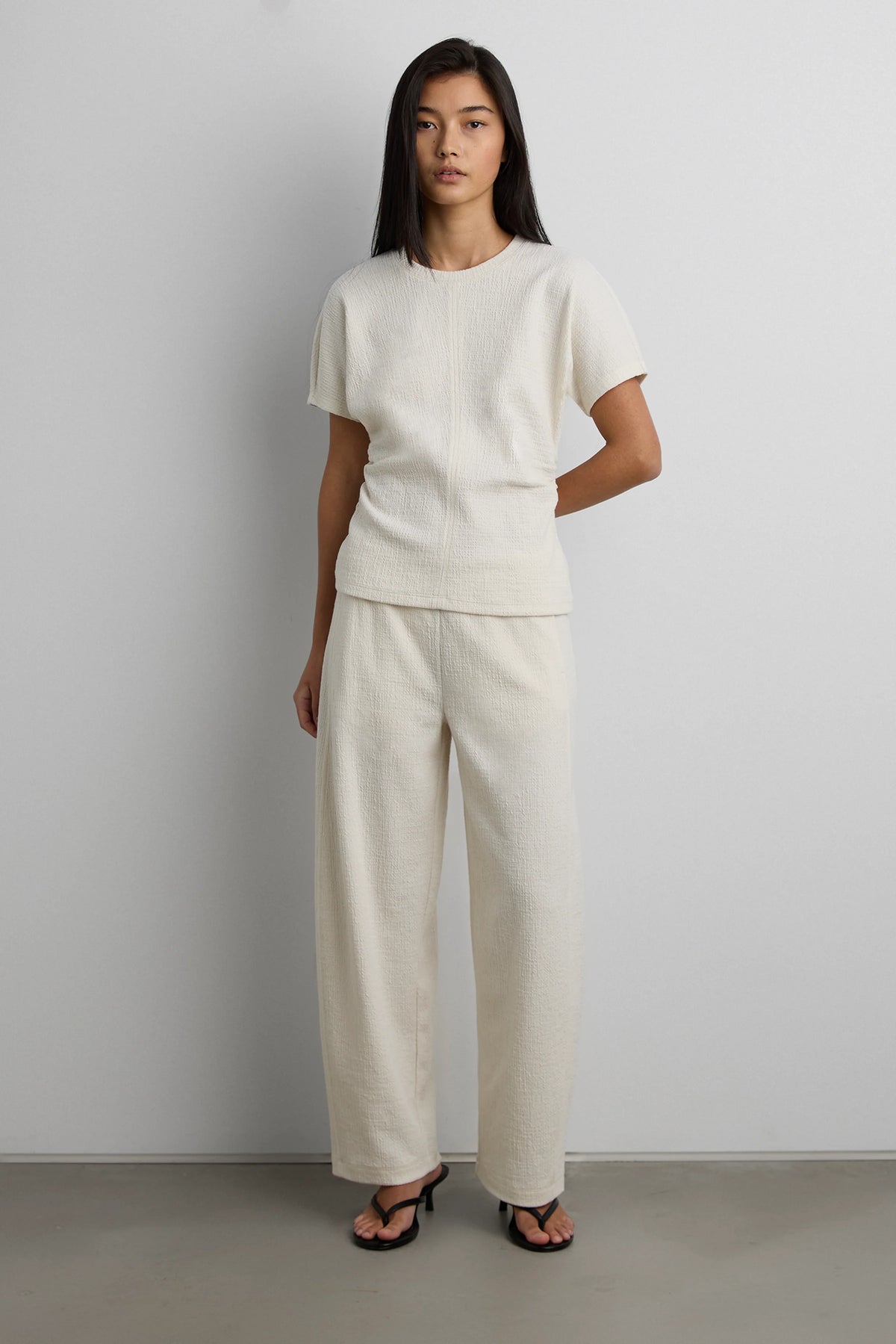 KNIT SHORT SLEEVE RUCHED WAIST TOP