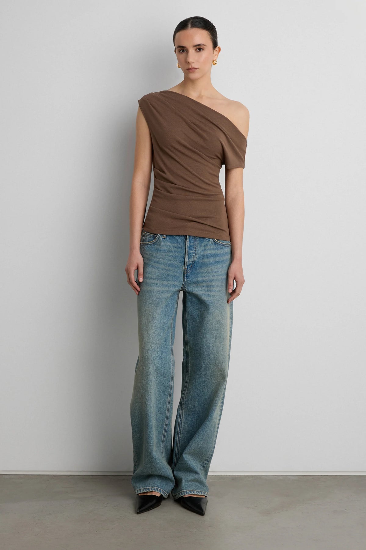 FITTED OFF THE SHOULDER TOP