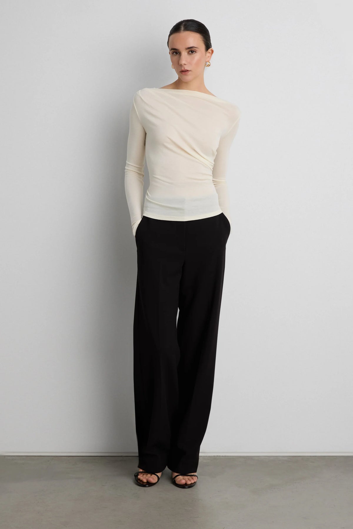 RUCHED LONG SLEEVE TOP