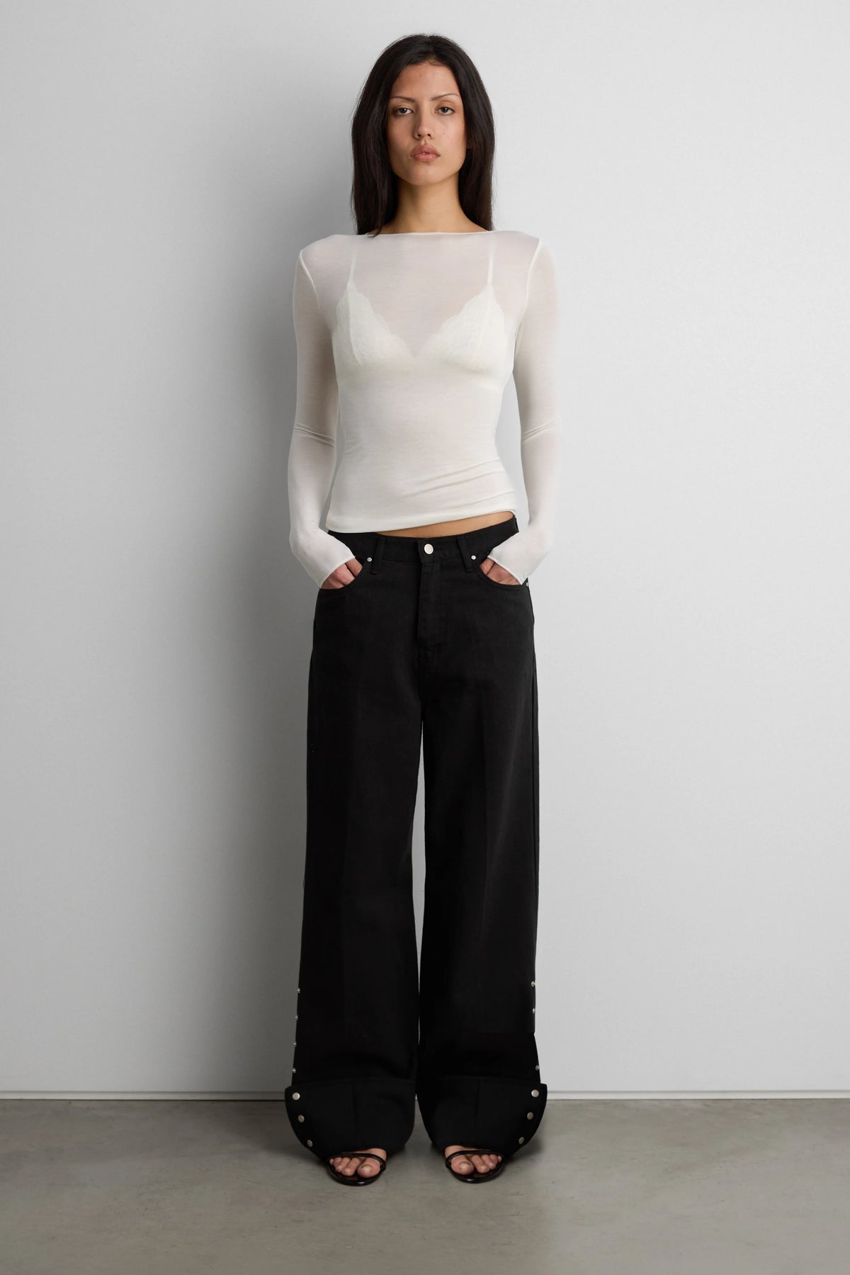 SHEER LIGHTWEIGHT BOAT NECK TOP