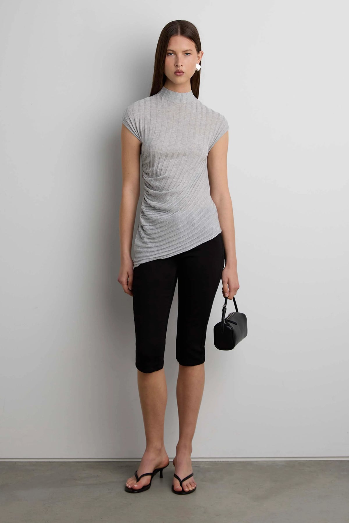RIBBED TOP WITH SIDE GATHER DETAIL